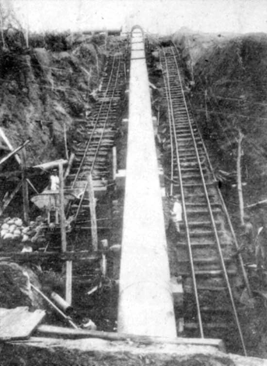 1925 - Construção da 1º adutora da usina externa