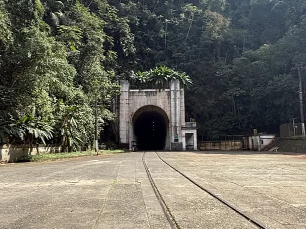 Entrada da usina subterrânea atualmente